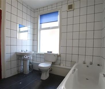 6 bedroom terraced house to rent - Photo 5