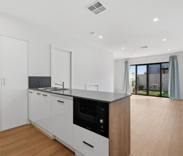 4/22 Mulgara Loop, Throsby ACT 2914 - Townhouse For Rent | Domain - Photo 6