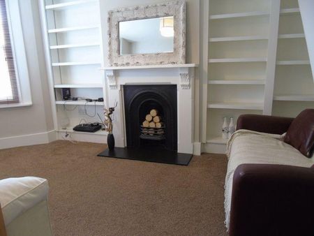 2 bedroom terraced house to rent - Photo 3