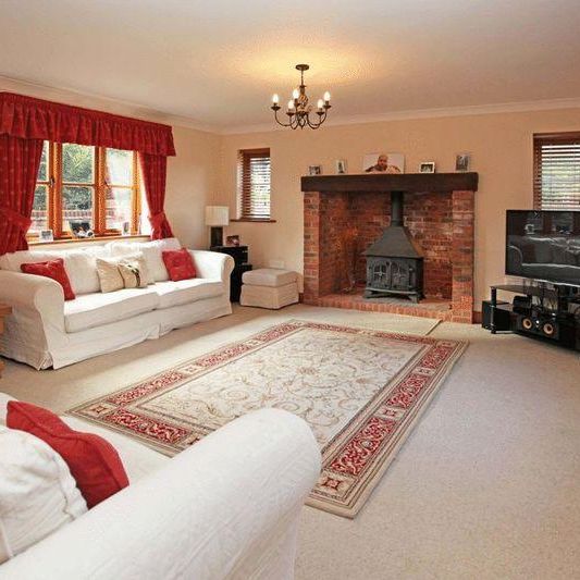 4 bedroom property to rent - Photo 1