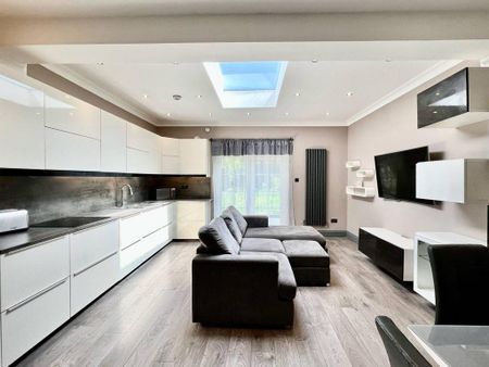 4 bedroom terraced house to rent - Photo 2