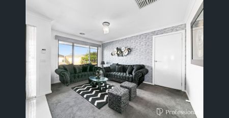 Spacious Family Home in a Prime Location - Photo 3