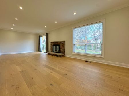 For Lease - 124 Briarscross Boulevard, Toronto, Ontario - Photo 3