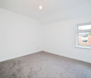 Shaftesbury Avenue - Photo 5