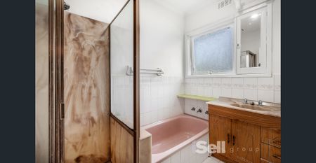 Refreshed and Inviting Family Home in a Prime Springvale Location - Photo 3