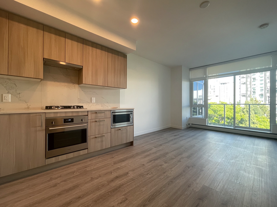 Surrey Central One Central Condo 1br/1ba For Rent - Photo 1