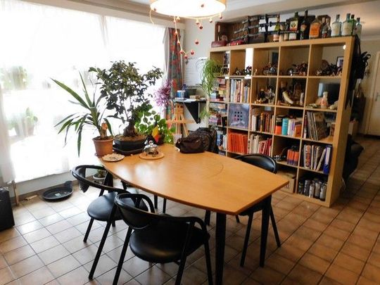 Gelijkvloers appartement met garage - Photo 1