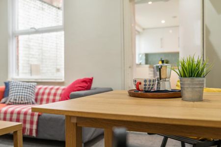 5 bedroom terraced house to rent - Photo 3