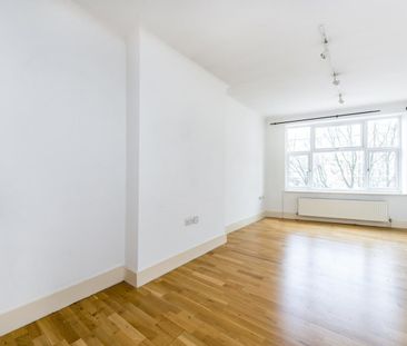 3 Bed Terraced House, Richard House Drive, E16 - Photo 1
