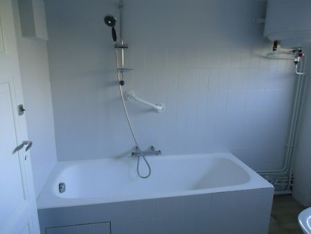 Location Appartement 5 pièces 101m² VARENNES VAUZELLES 58640 - Photo 5