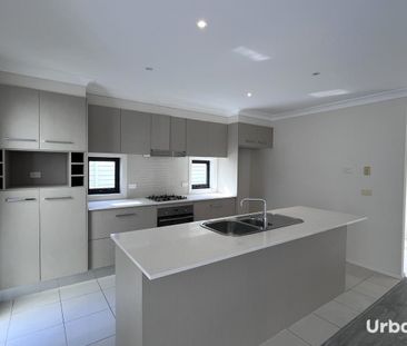 Renovated 3 bedroom townhome - Photo 5