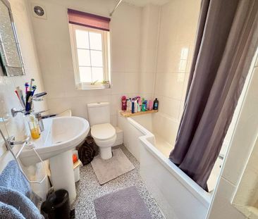 3 bedroom end of terrace house to rent - Photo 6