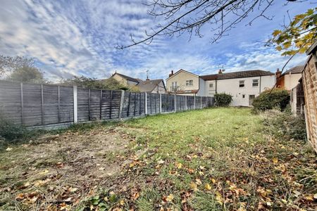 2 bed House Rectory Road, SS5 - Photo 2