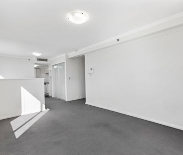 Studio in Resort Style Complex - Photo 4
