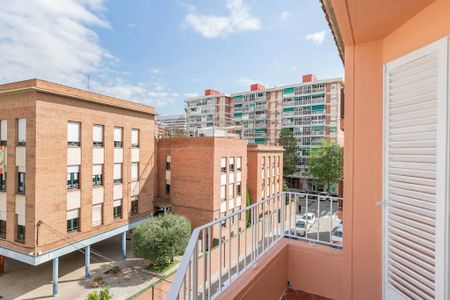 Carrer de la Travessera, Cornellà de Llobregat, Catalonia 08940 - Photo 5