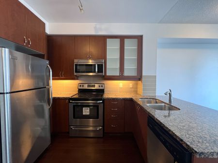 For Lease - 111 Upper Duke Crescent Unit# 607, Markham, Ontario - Photo 5