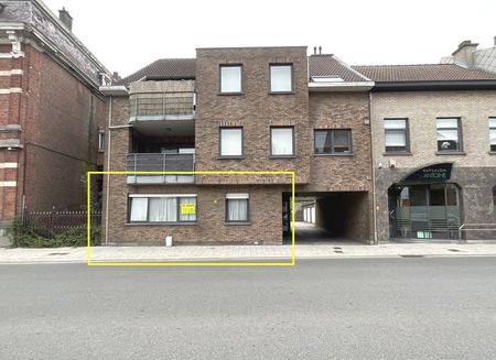 Centraal gelegen gelijkvloers appartement met twee slaapkamers en garage - Foto 4