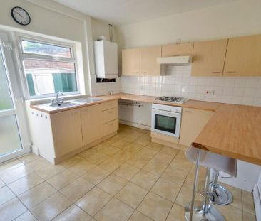 2 bedroom terraced house to rent - Photo 2