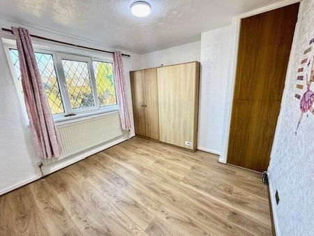 Cover Drive - Photo 5