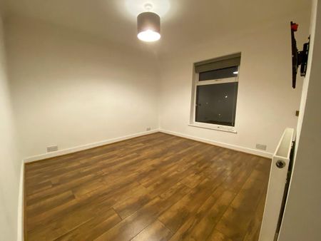 2 bedroom semi-detached house to rent - Photo 5