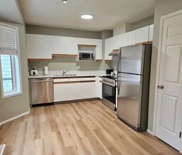 Room for Rent Walking Distance Grey Nuns/Millwoods TC | Edmonton - Photo 1