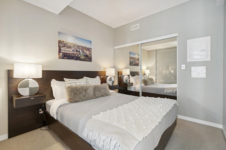 Bremner Boulevard - Photo 5