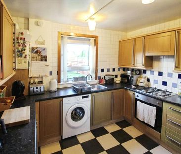 2 bedroom semi-detached house to rent - Photo 6