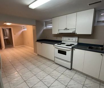 Detached Home For Lease | W9074863 - Photo 2