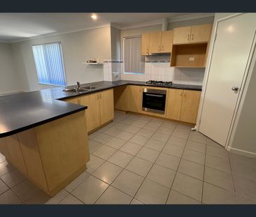 36 Parnham Ave, Ellenbrook, WA 6069 - Photo 4