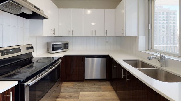 2255 rue Saint-Mathieu, Montréal, QC - Photo 1