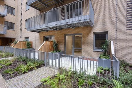 A superb 2 bedroom apartment in the heart of the city centre. A bright and contemporary property and an all round must to view! - Photo 4