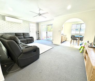 FAMILY HOME NEAR RACECOURSE - Photo 2