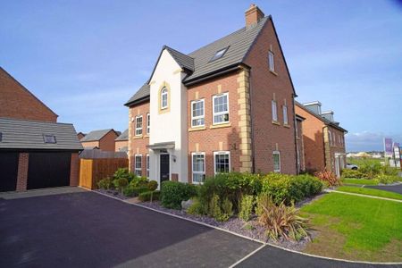 4 bedroom semi-detached house to rent - Photo 3