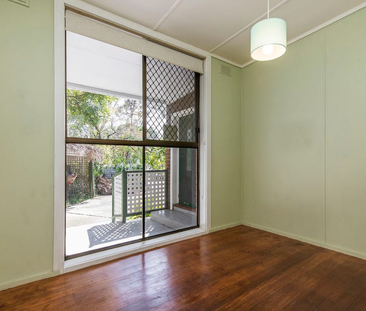 36 Blazey Rd, Croydon South VIC 3136 - House For Rent | Domain - Photo 2