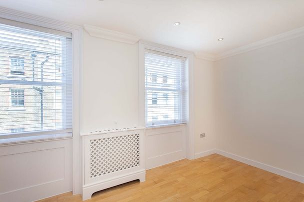 A nicely presented second floor one bedroom apartment located on the Portman Estate, Marylebone. - Photo 1