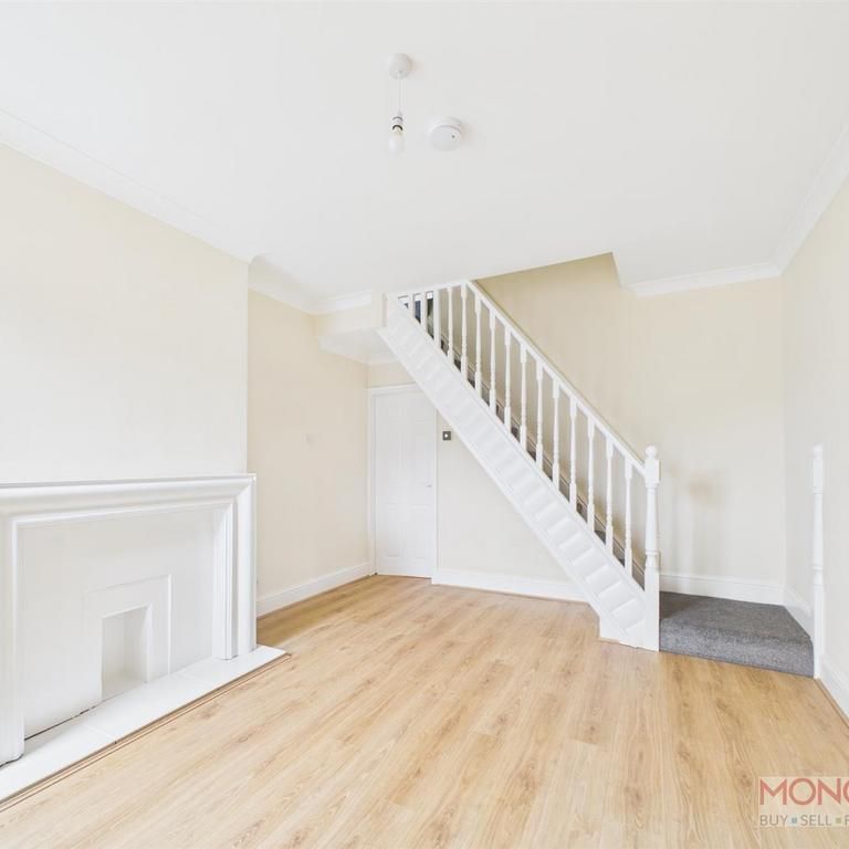 2 bedroom terraced house to rent - Photo 1
