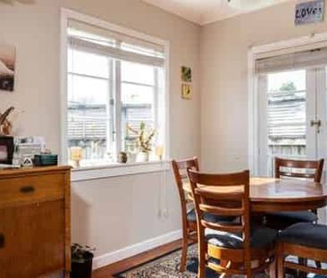 Spacious 3-Bedroom Home in Quiet Vogeltown Cul-de-Sac - Photo 2