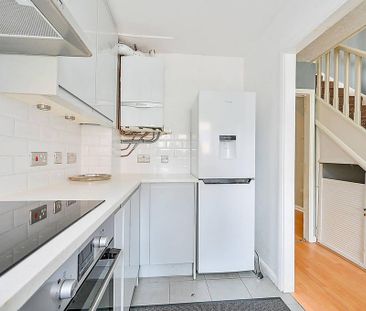 2 bedroom end of terrace house to rent - Photo 2