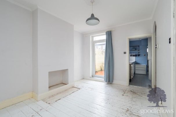 2 bedroom end of terrace house to rent - Photo 1