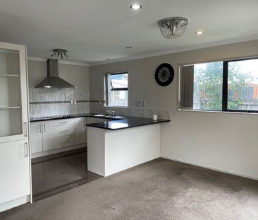 8a Tawa Crescent, Manurewa, Auckland - Photo 2