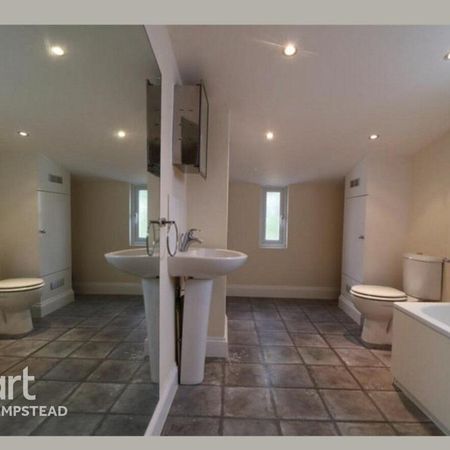 1 bedroom in a house share to rent - Photo 4