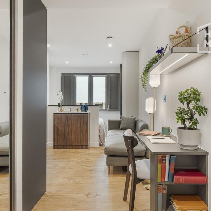 Studio to rent - Photo 1