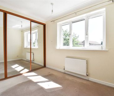 Well presented 2 bedroom terraced house situated in Cherry Hinton, ... - Photo 2