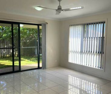 3 Bedroom home - Available in Blacks Beach! - Photo 4