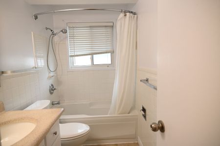For Lease - 40 Winslow Drive Unit# Unit 1, Windsor, Ontario - Photo 4