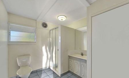 Family-Friendly Living in the Heart of Heatley - Photo 5