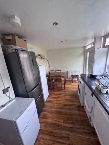 Room in a Shared House, Berne Road, CR7 - Photo 5