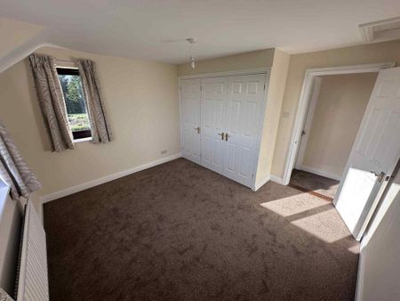 4 bedroom detached house to rent - Photo 5