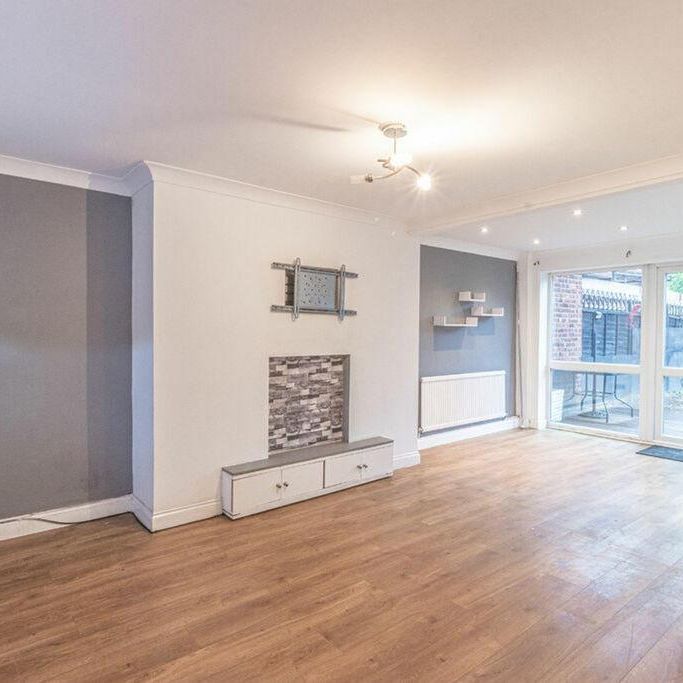 3 bedroom terraced house to rent - Photo 1