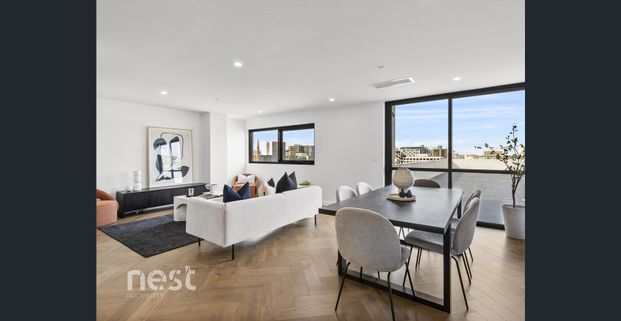 A Unique Masterpiece in Hobart CBD - FURNISHED - Photo 1